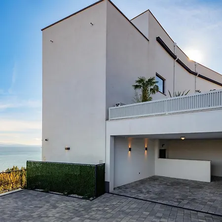 The Flat - Penthouse With Private Pool, Barbecue & *