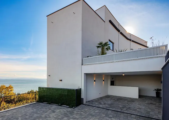 The Flat - Penthouse With Private Pool, Barbecue & *