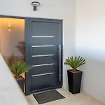 Apartment The Flat - Penthouse With Amazing Seview, Barbecue & *