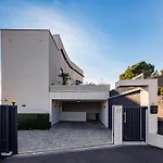 The Flat - Penthouse With Amazing Seview, Barbecue & Apartment *