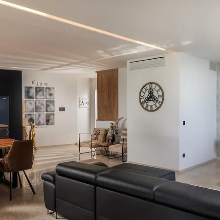 The Flat - Penthouse With Pool, Barbecue & شقة *