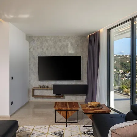 شقة The Flat - Penthouse With Pool, Barbecue & أوباتيا