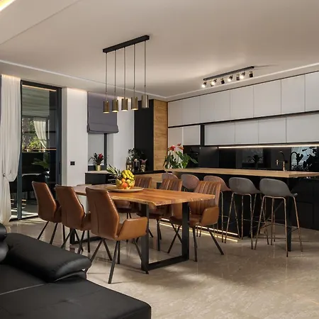 The Flat - Penthouse With Pool, Barbecue &
