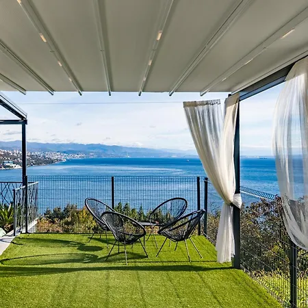 아파트 Luxury Seaview Penthouse With Private Parking, Terrace, Barbecue &