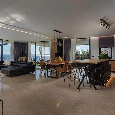The Flat - Penthouse With Pool, Barbecue & أوباتيا