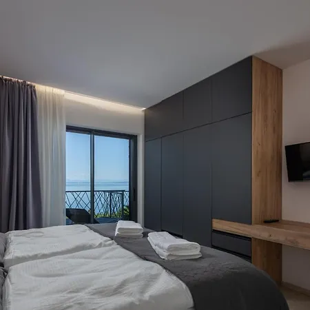 The Flat - Penthouse With Pool, Barbecue &