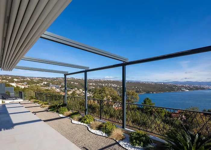 Luxury Seaview Penthouse With Private Parking, Terrace, Barbecue & شقة *