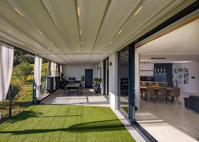 Luxury Seaview Penthouse With Private Parking, Terrace, Barbecue & *