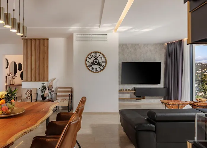 Luxury Seaview Penthouse With Private Parking, Terrace, Barbecue & شقة *