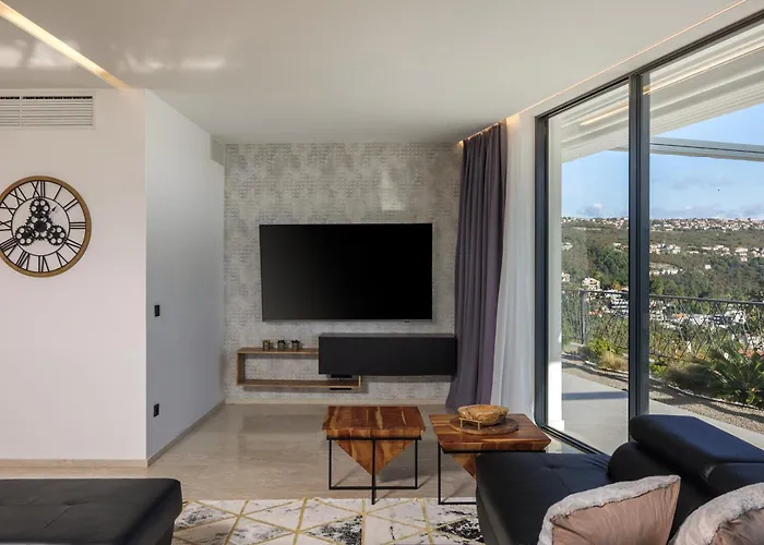 شقة Luxury Seaview Penthouse With Private Parking, Terrace, Barbecue & أوباتيا